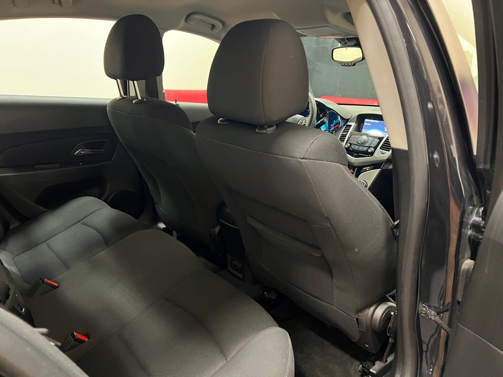 2015 Chevrolet Cruze Image 32