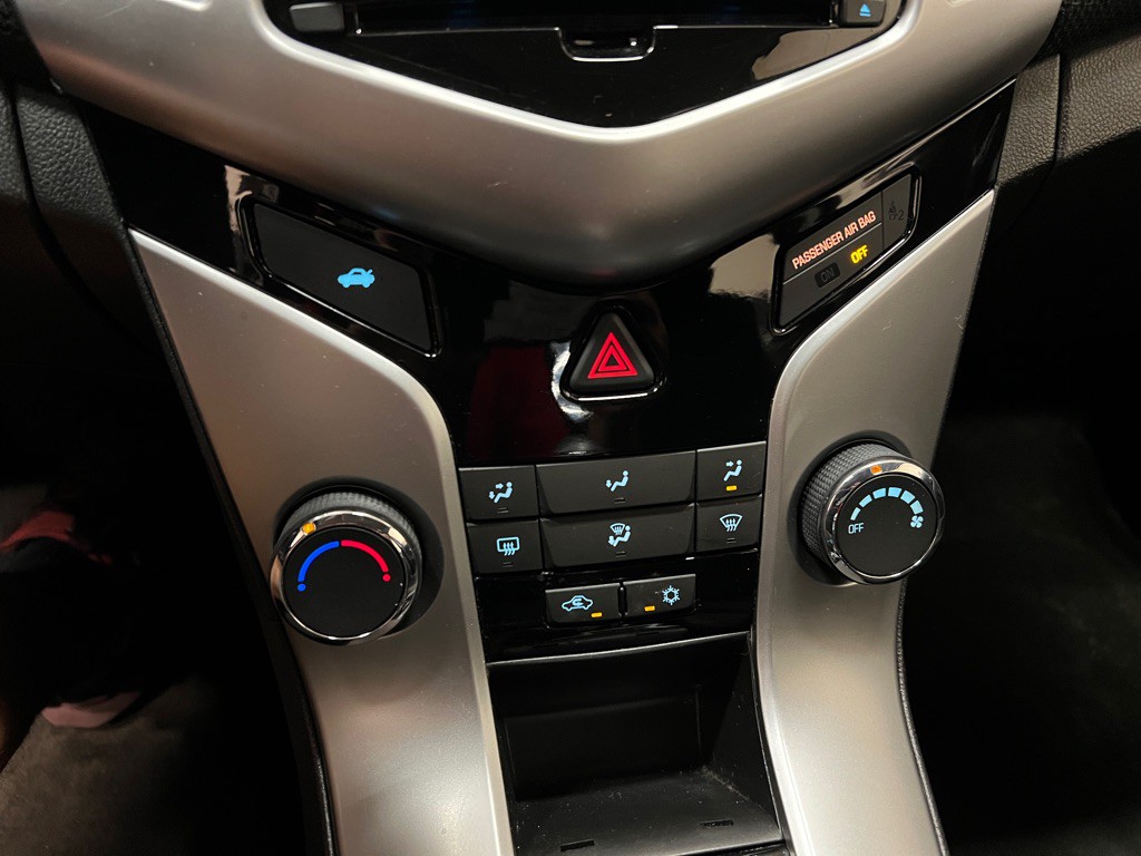 2015 Chevrolet Cruze Image 70
