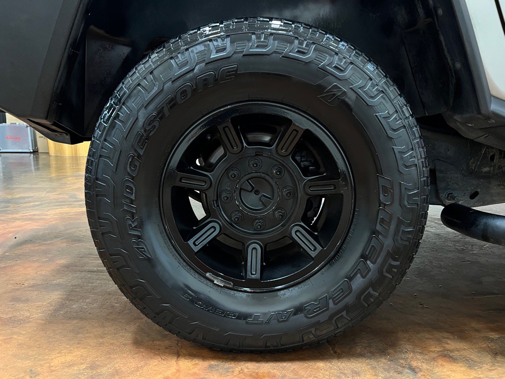 2007 HUMMER H2 Image 12