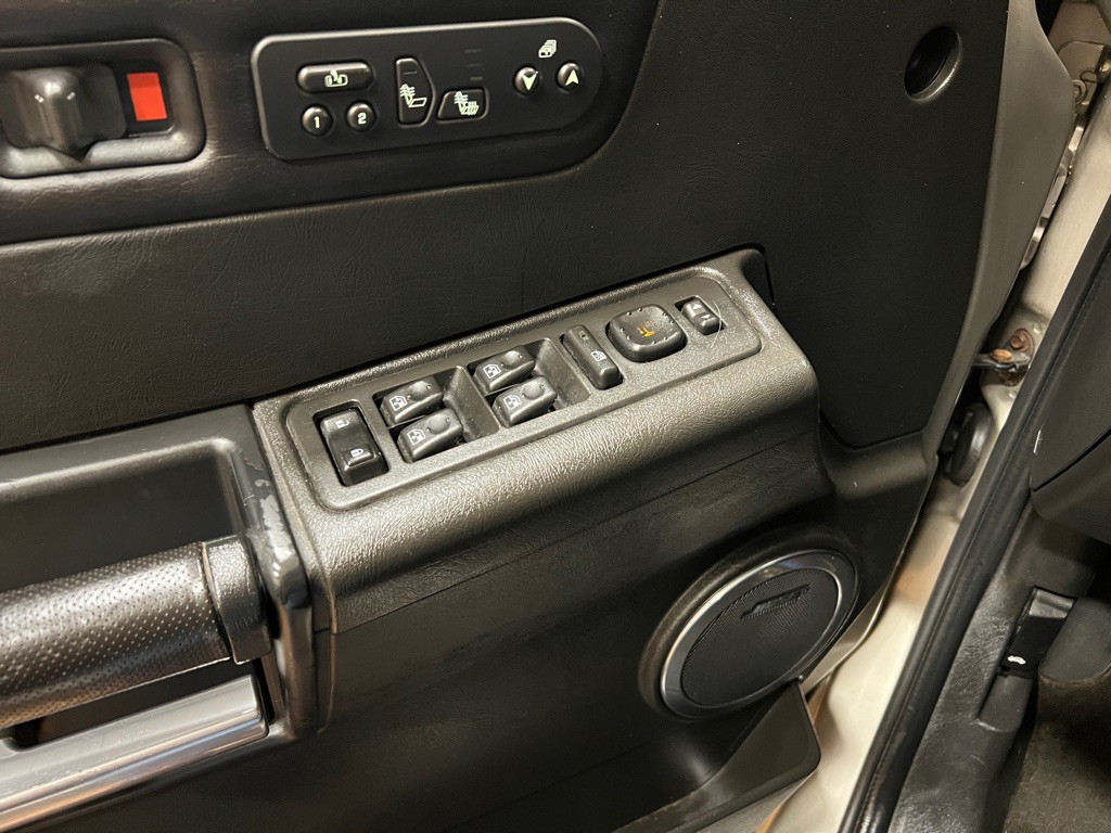 2007 HUMMER H2 Image 28