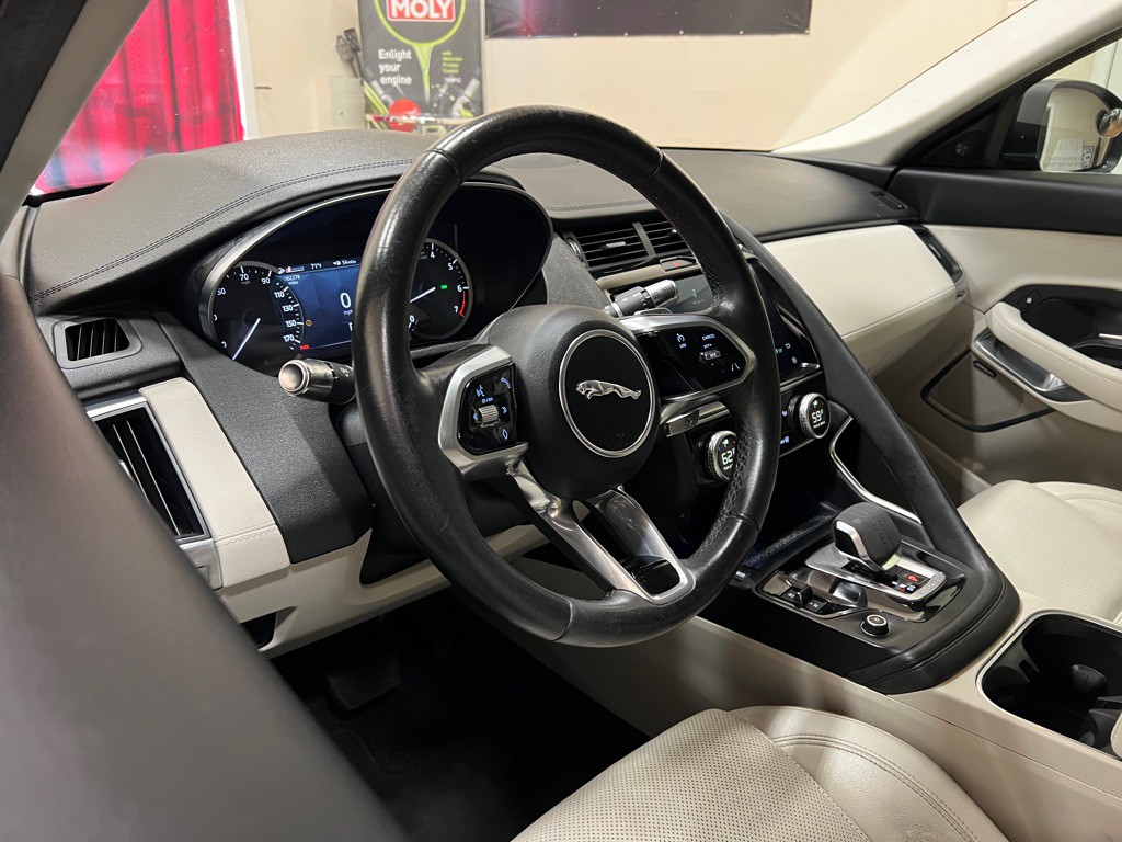 2021 Jaguar E-pace Image 13