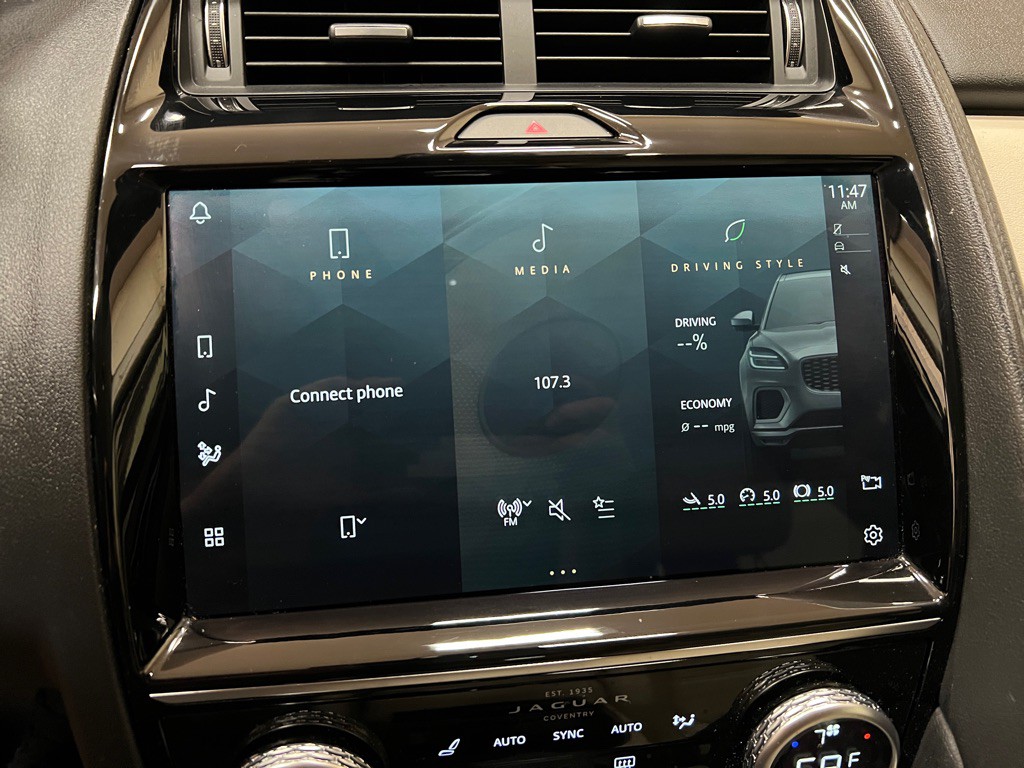 2021 Jaguar E-pace Image 23