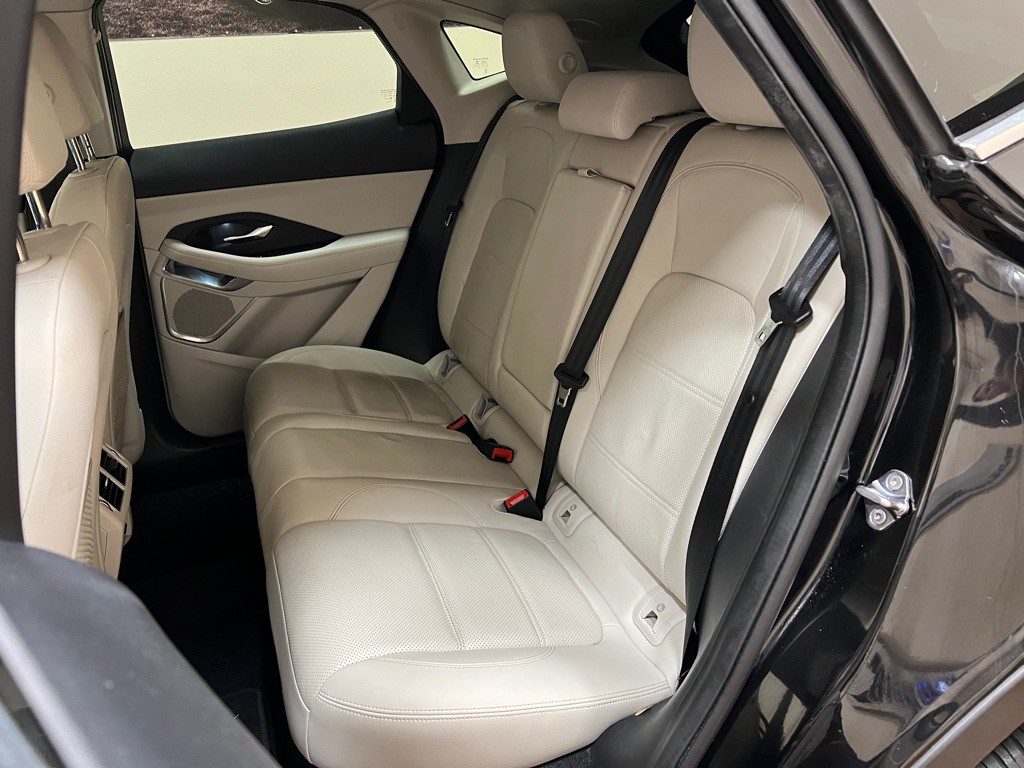 2021 Jaguar E-pace Image 32