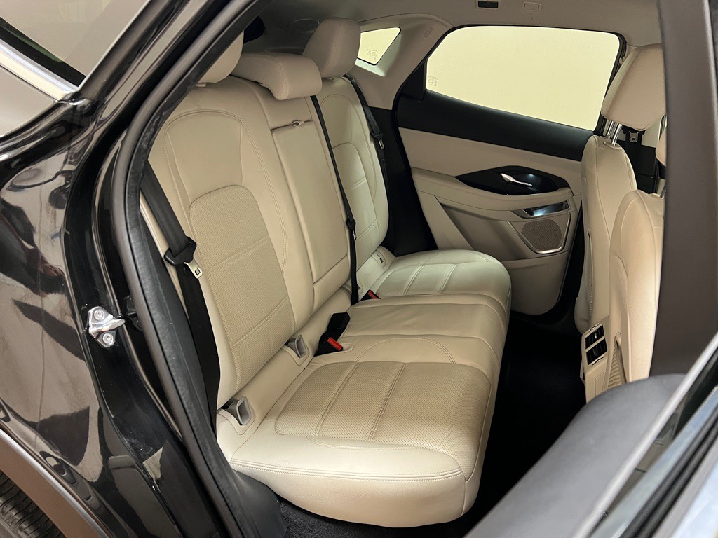 2021 Jaguar E-pace Image 33