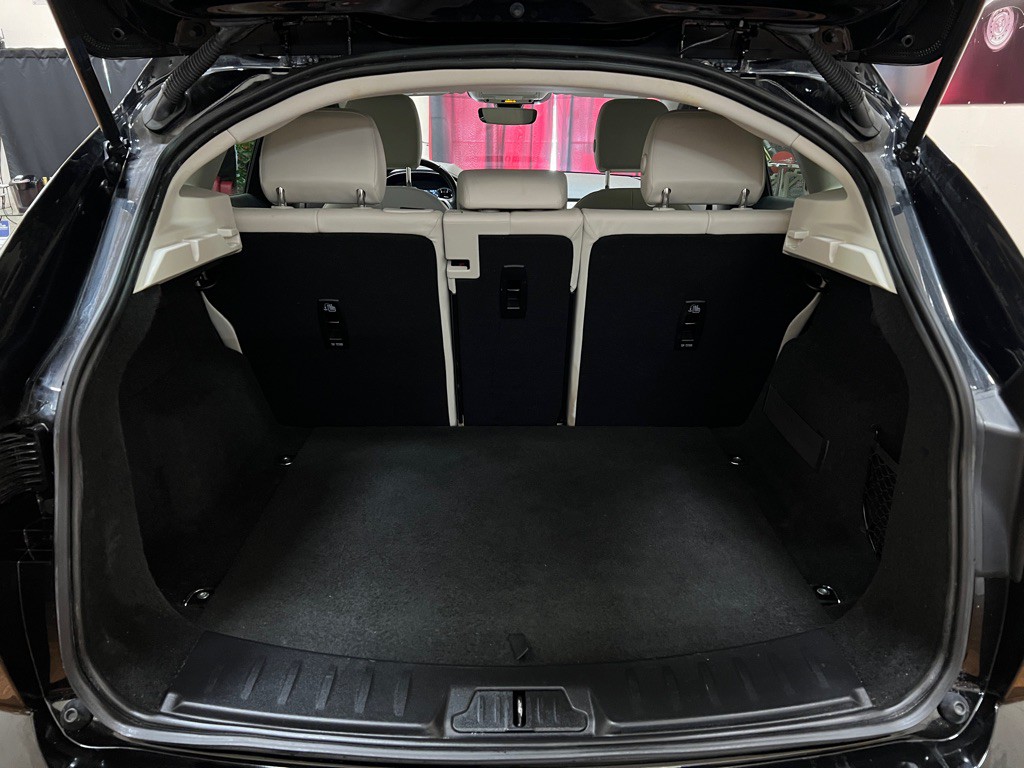 2021 Jaguar E-pace Image 36