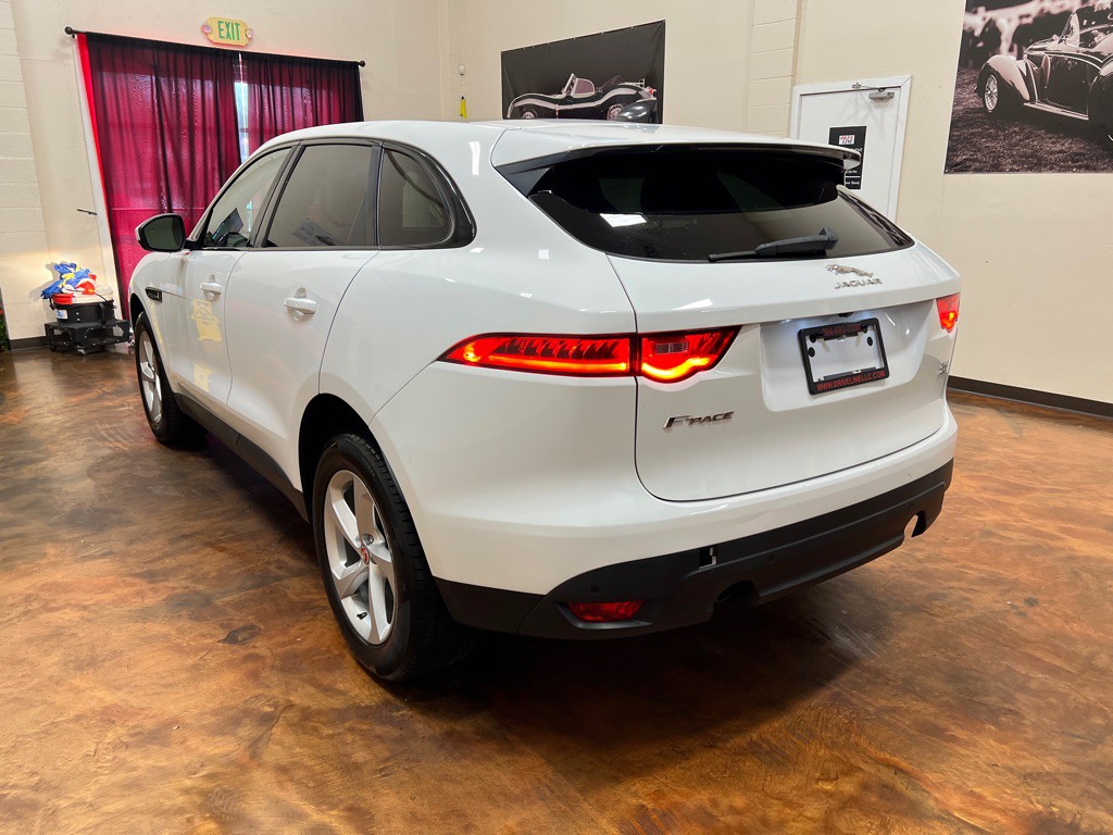 2020 Jaguar F-PACE Image 7