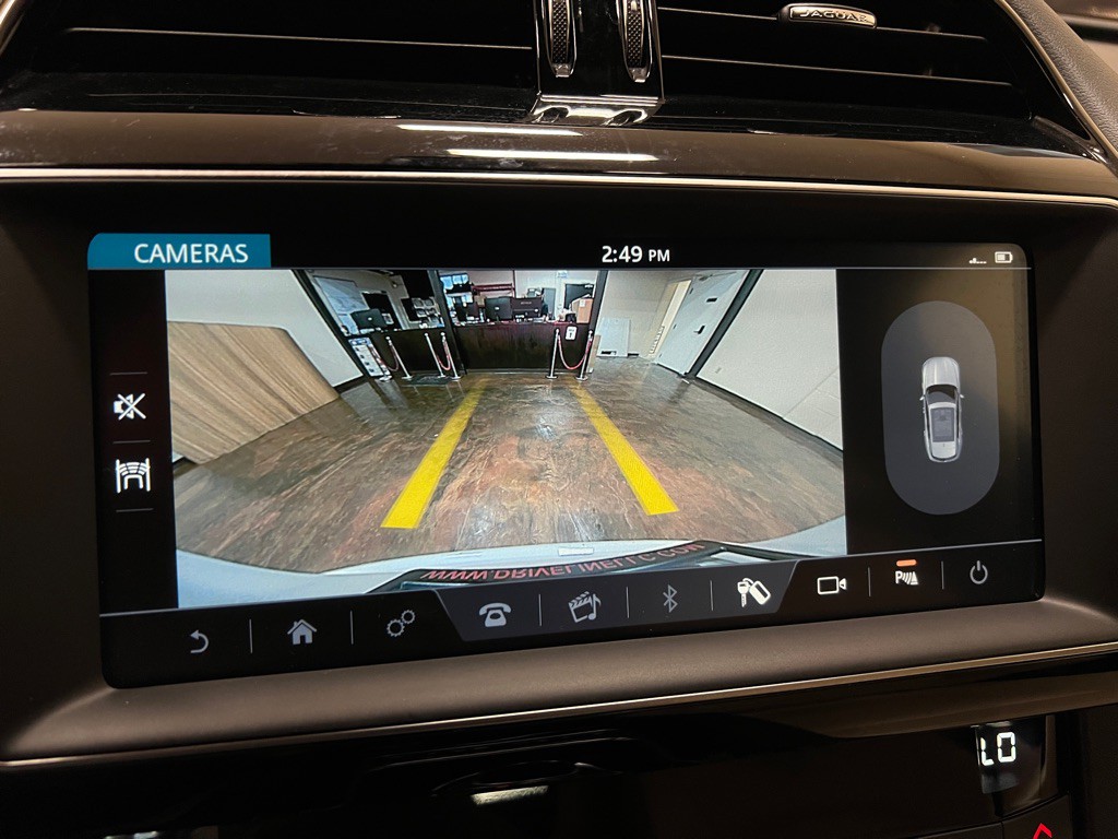 2020 Jaguar F-PACE Image 24