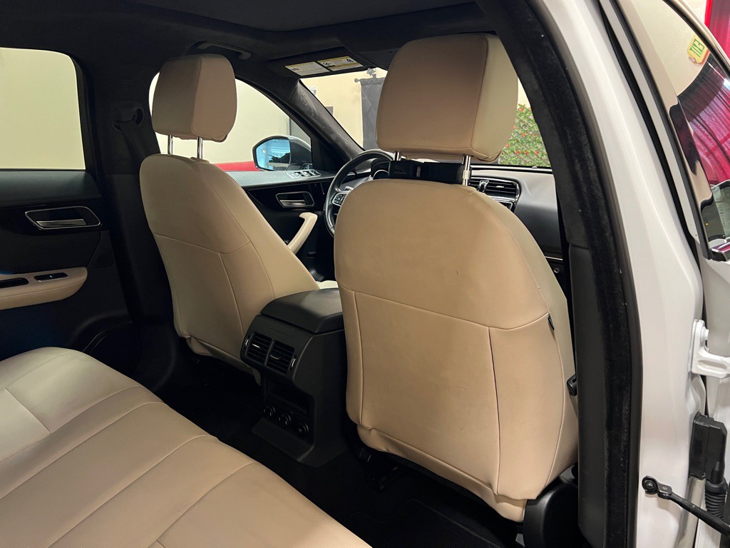 2020 Jaguar F-PACE Image 34