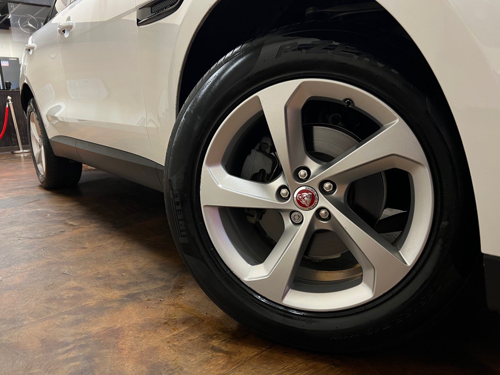 2020 Jaguar F-PACE Image 42