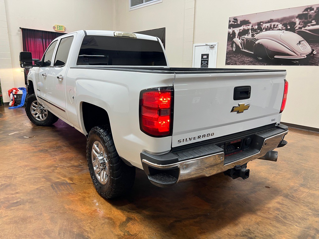 2015 Chevrolet Silverado 1500 Image 2