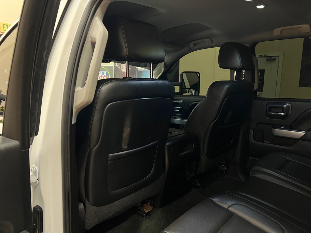 2015 Chevrolet Silverado 1500 Image 32