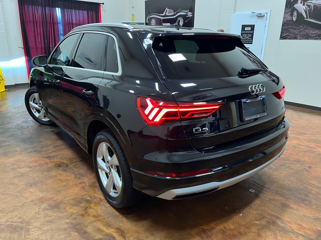 2021 Audi Q3 Image 2
