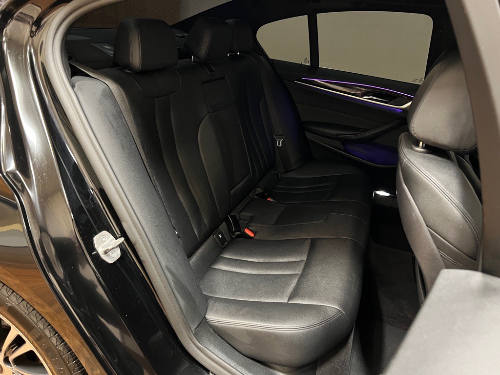 2020 BMW 5 Series Image 33