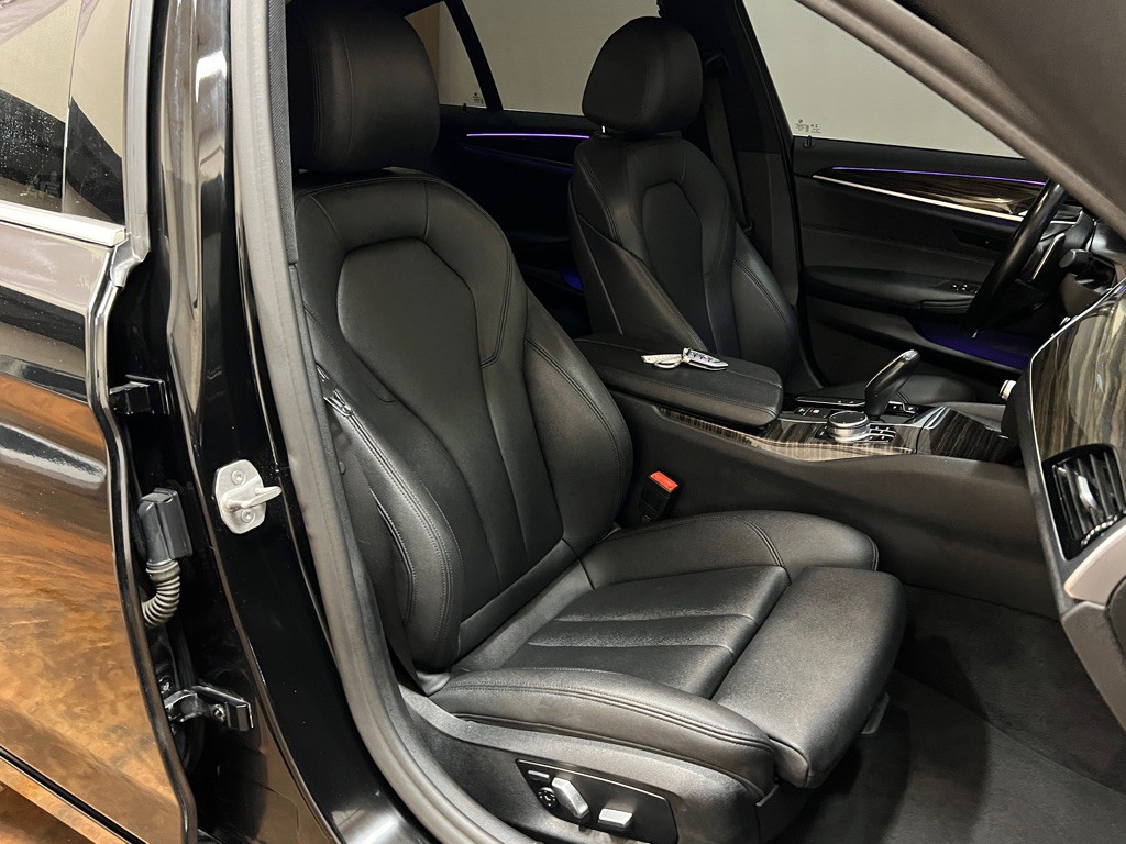 2020 BMW 5 Series Image 35