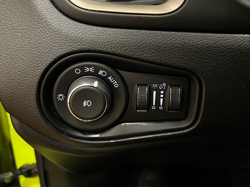 2017 Jeep Renegade Image 22