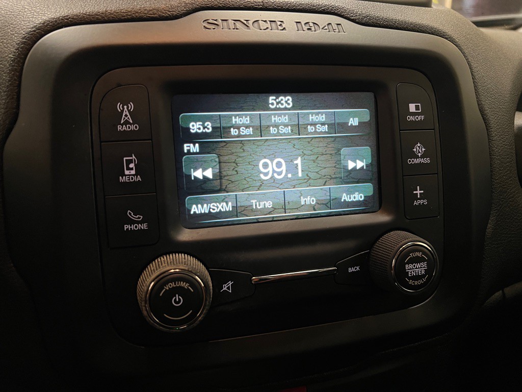 2017 Jeep Renegade Image 24