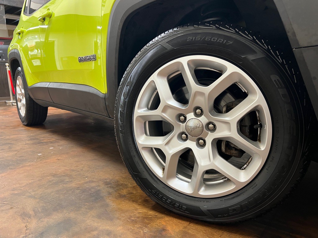 2017 Jeep Renegade Image 39