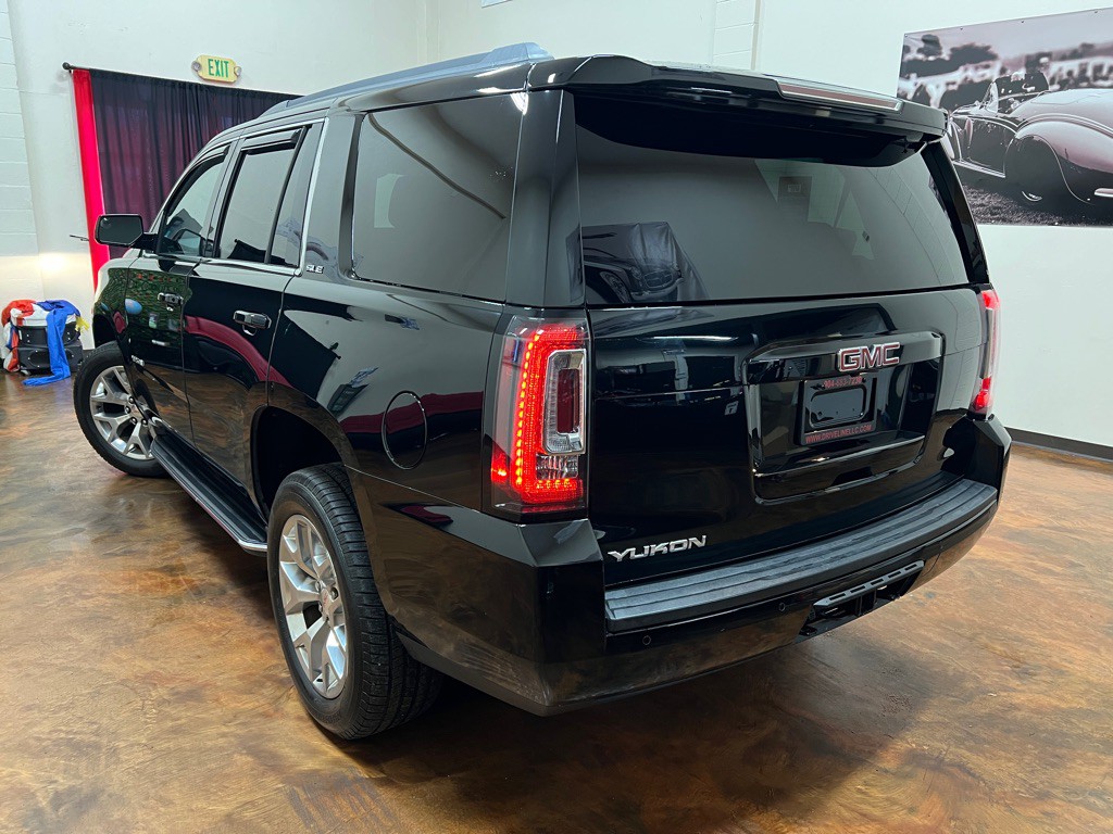 2020 GMC Yukon Image 2