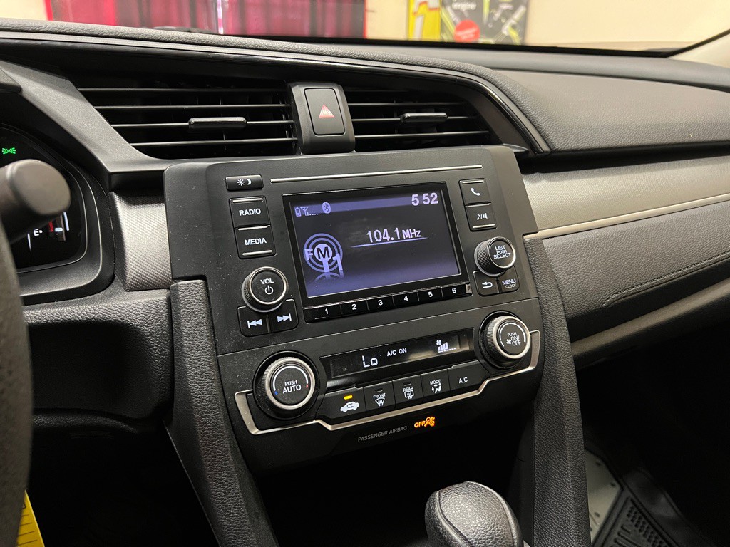 2018 Honda Civic Image 22
