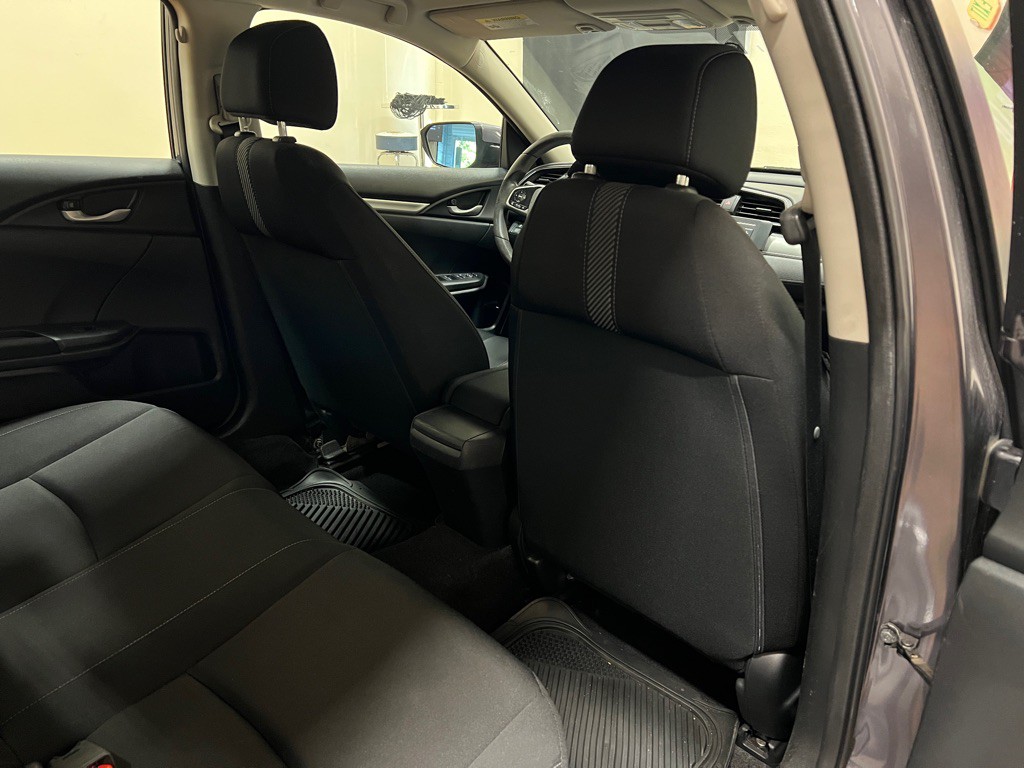 2018 Honda Civic Image 32