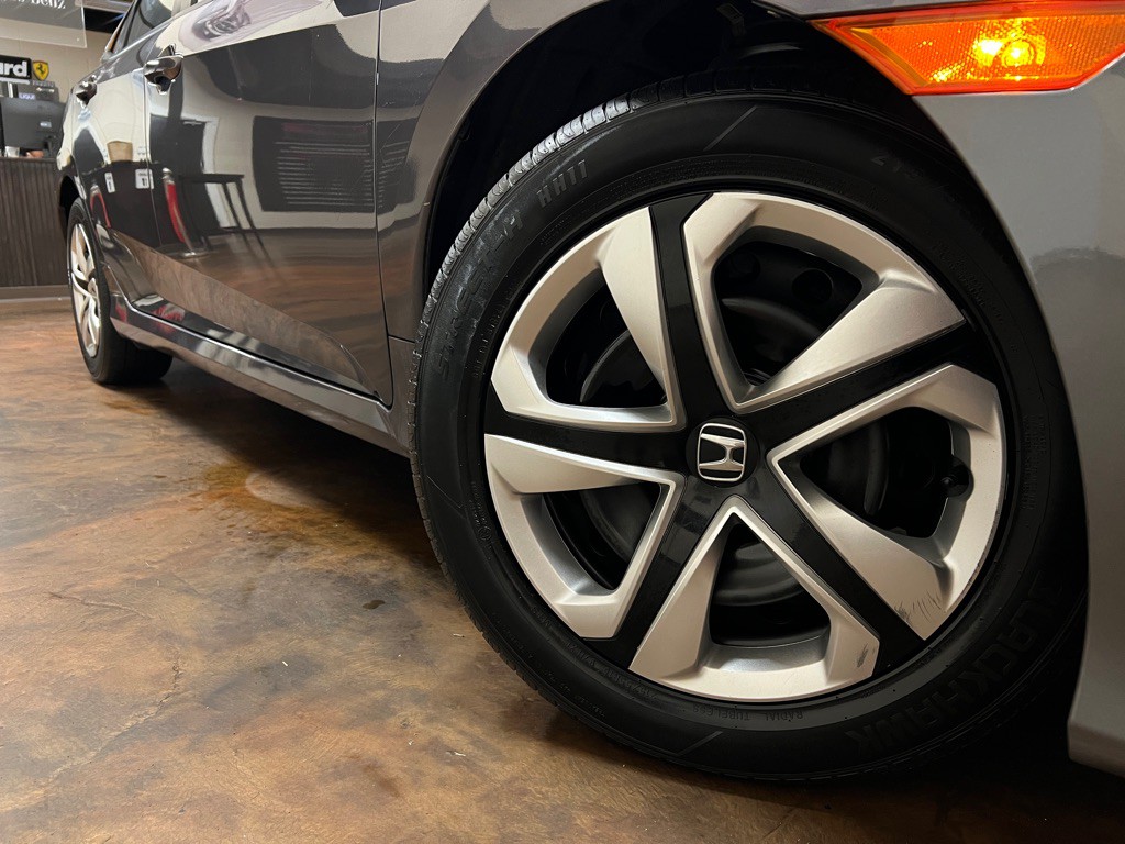 2018 Honda Civic Image 38