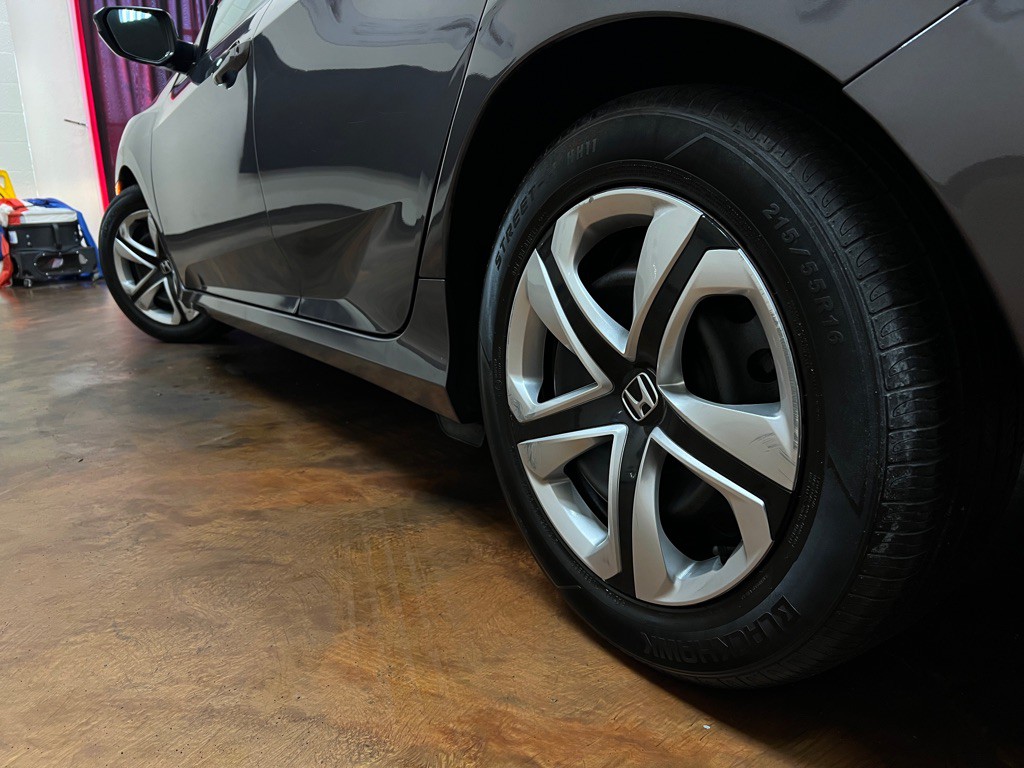 2018 Honda Civic Image 39
