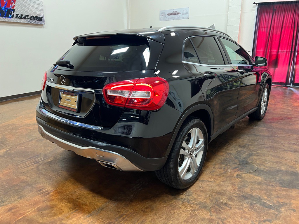 2020 Mercedes-Benz GLA-Class Image 9