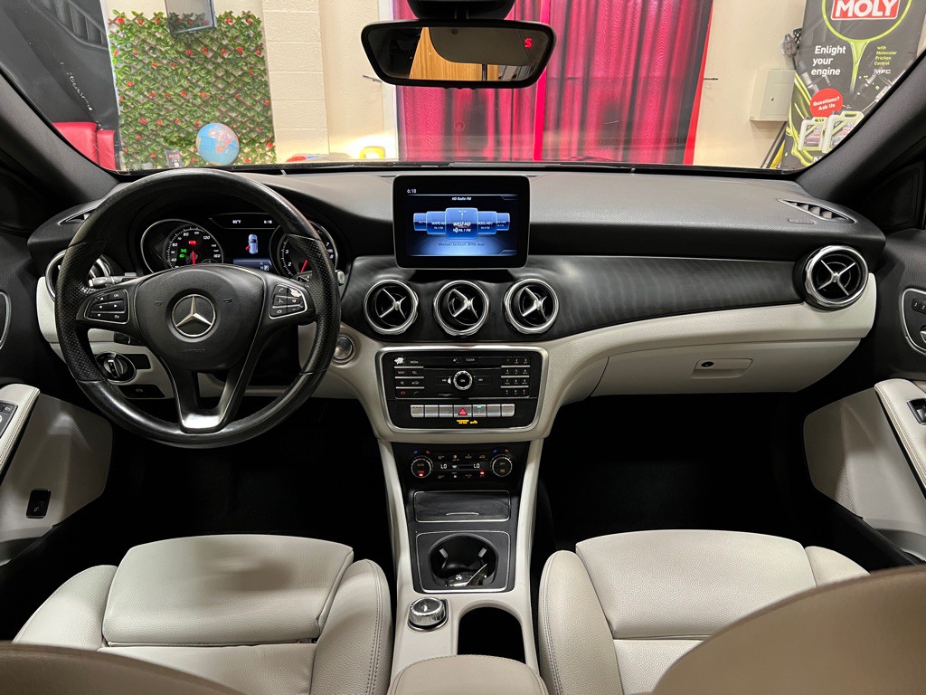2020 Mercedes-Benz GLA-Class Image 14