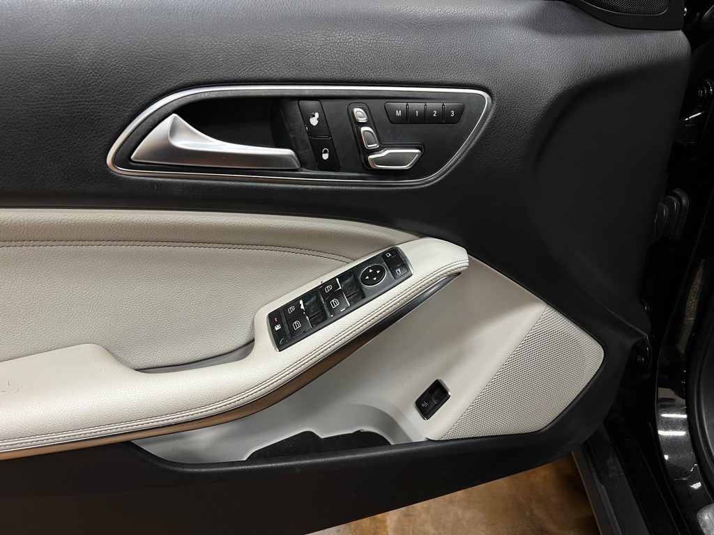 2020 Mercedes-Benz GLA-Class Image 26