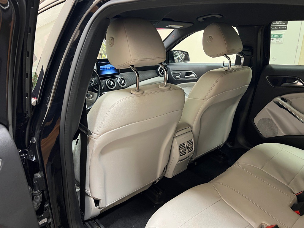 2020 Mercedes-Benz GLA-Class Image 28