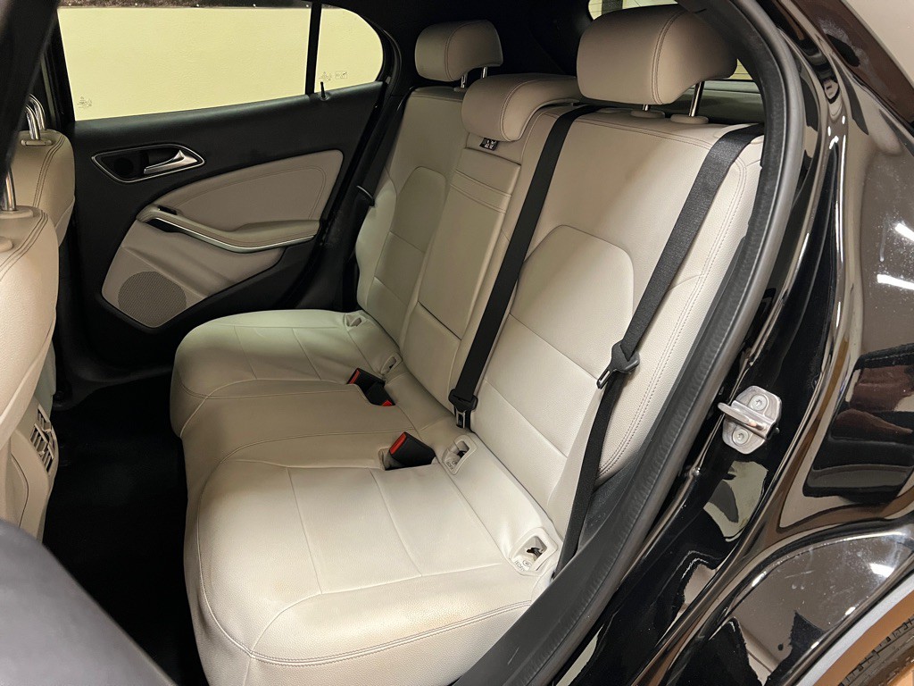 2020 Mercedes-Benz GLA-Class Image 29