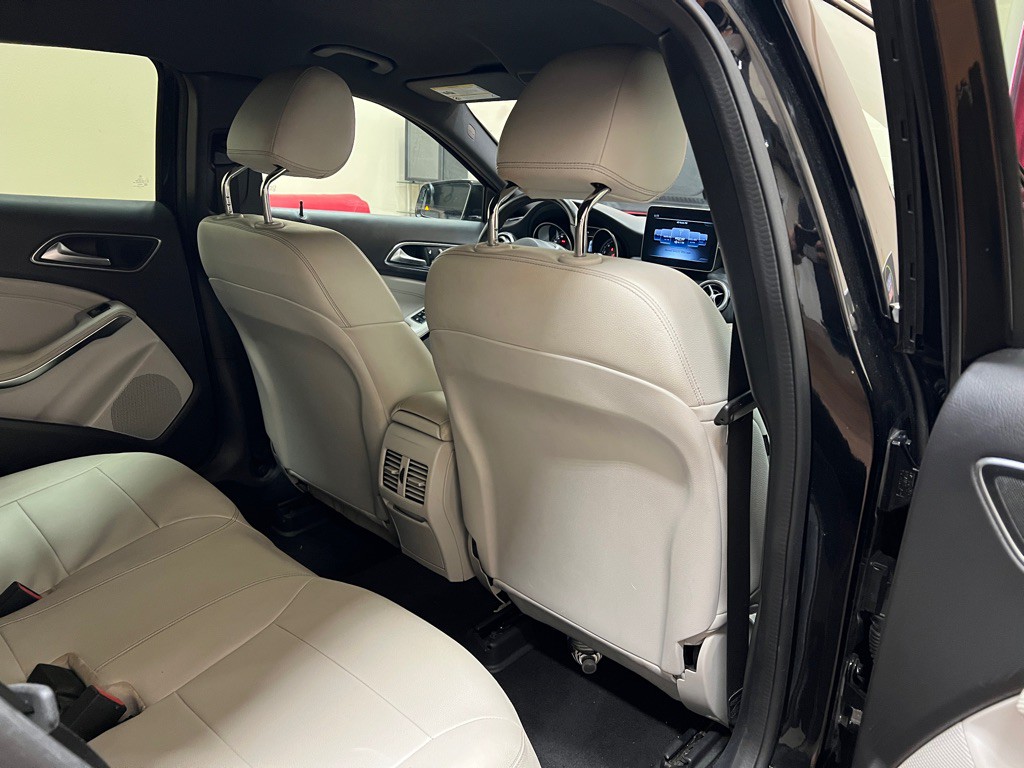 2020 Mercedes-Benz GLA-Class Image 31