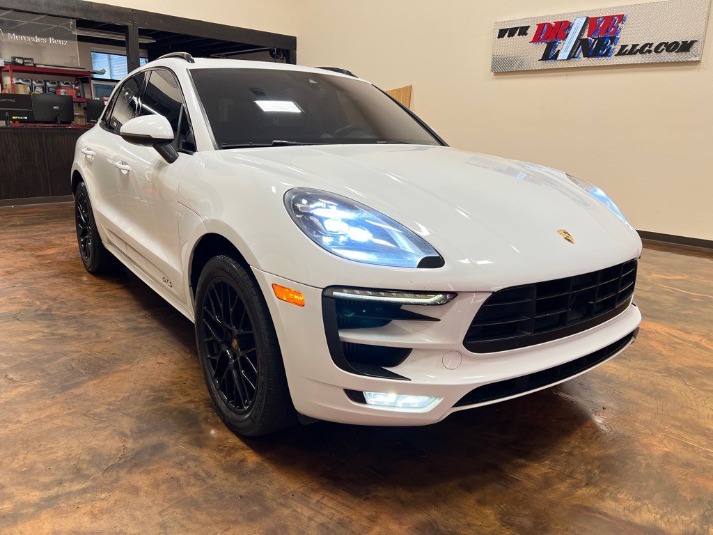 2017 Porsche Macan Image 3