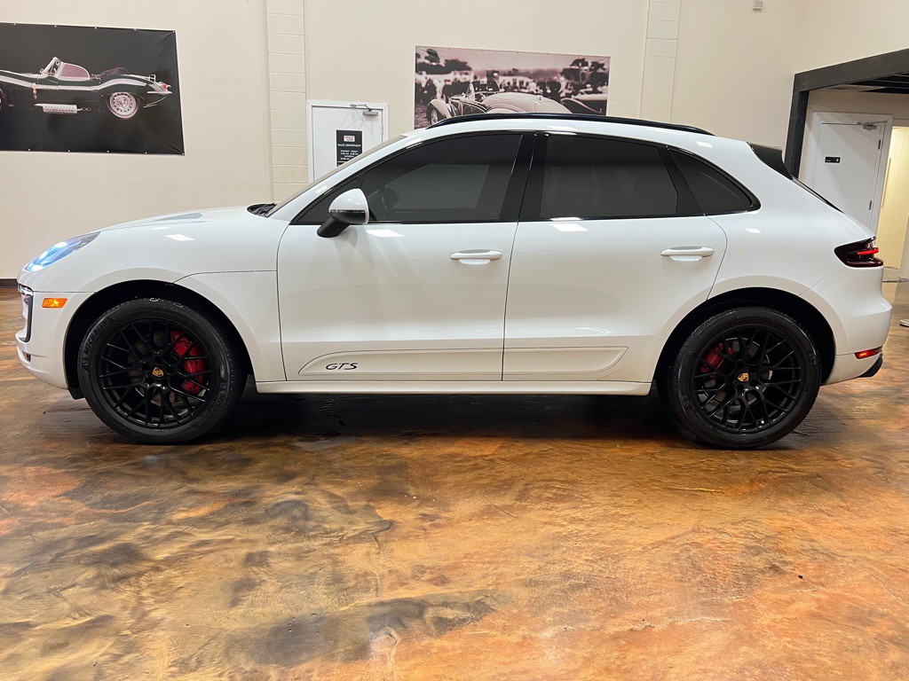 2017 Porsche Macan Image 6