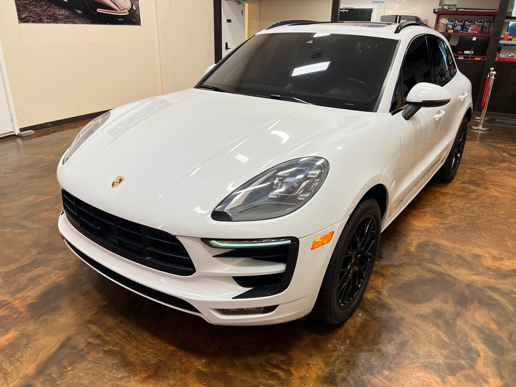 2017 Porsche Macan Image 47