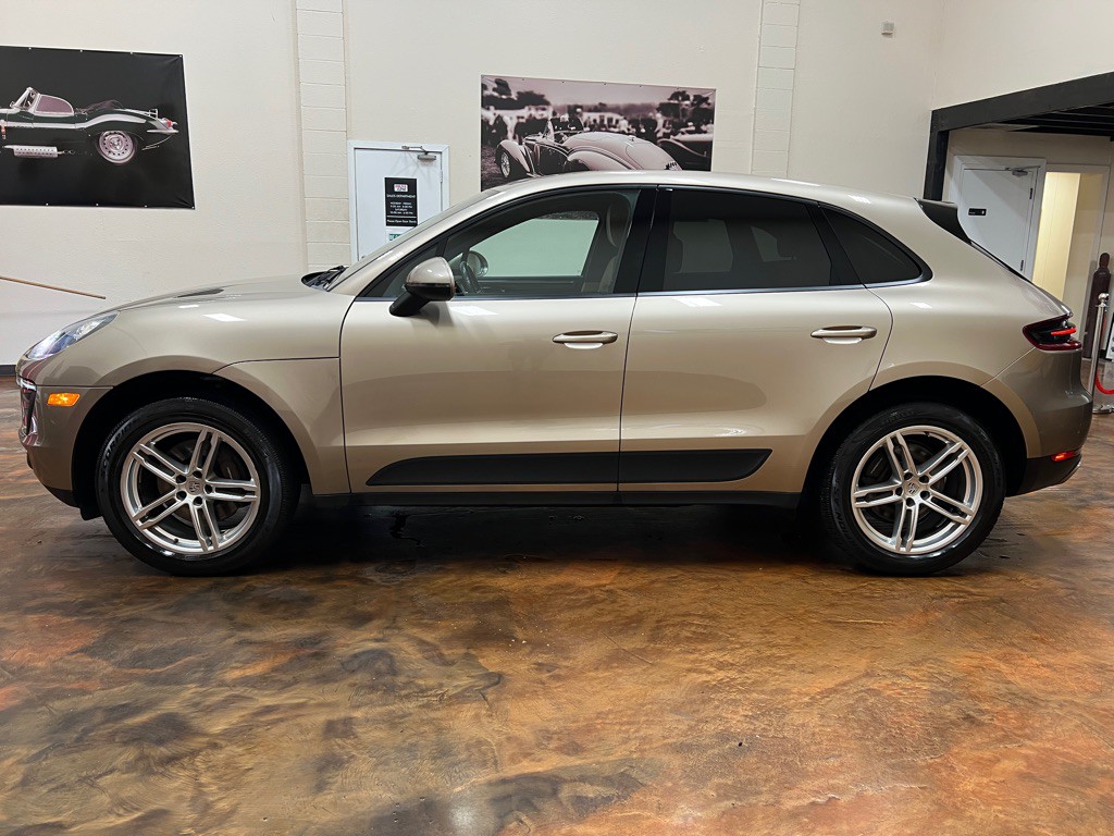 2017 Porsche Macan Image 6