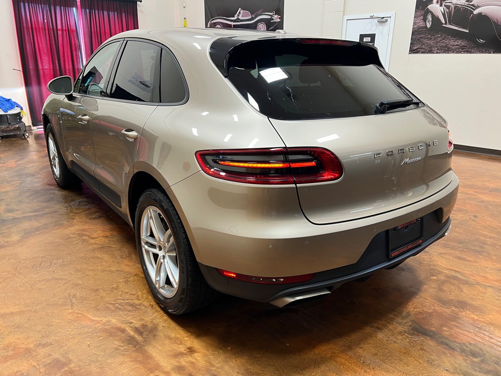 2017 Porsche Macan Image 7