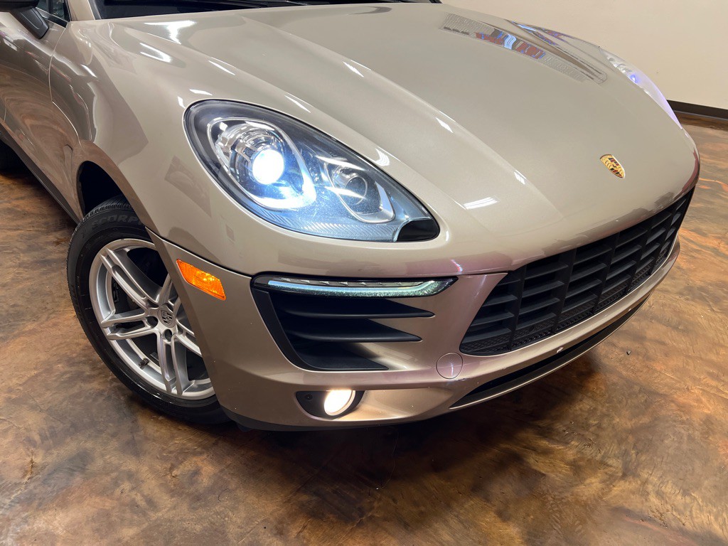 2017 Porsche Macan Image 42