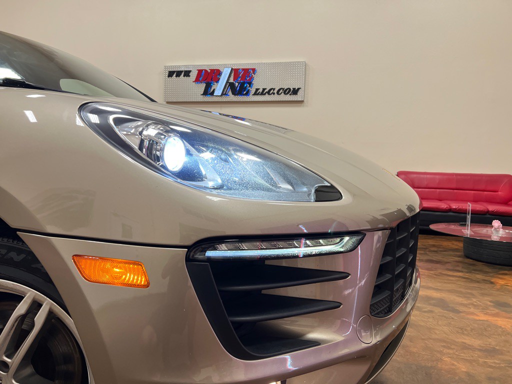 2017 Porsche Macan Image 44