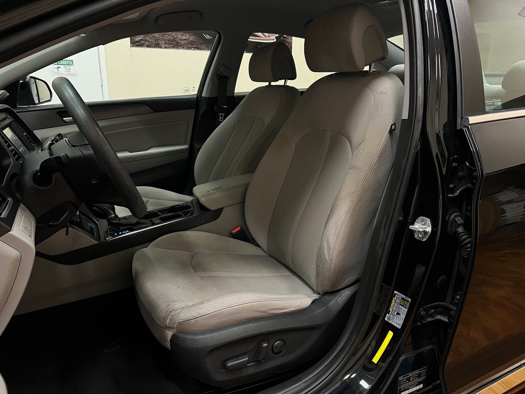 2017 Hyundai Sonata Image 25
