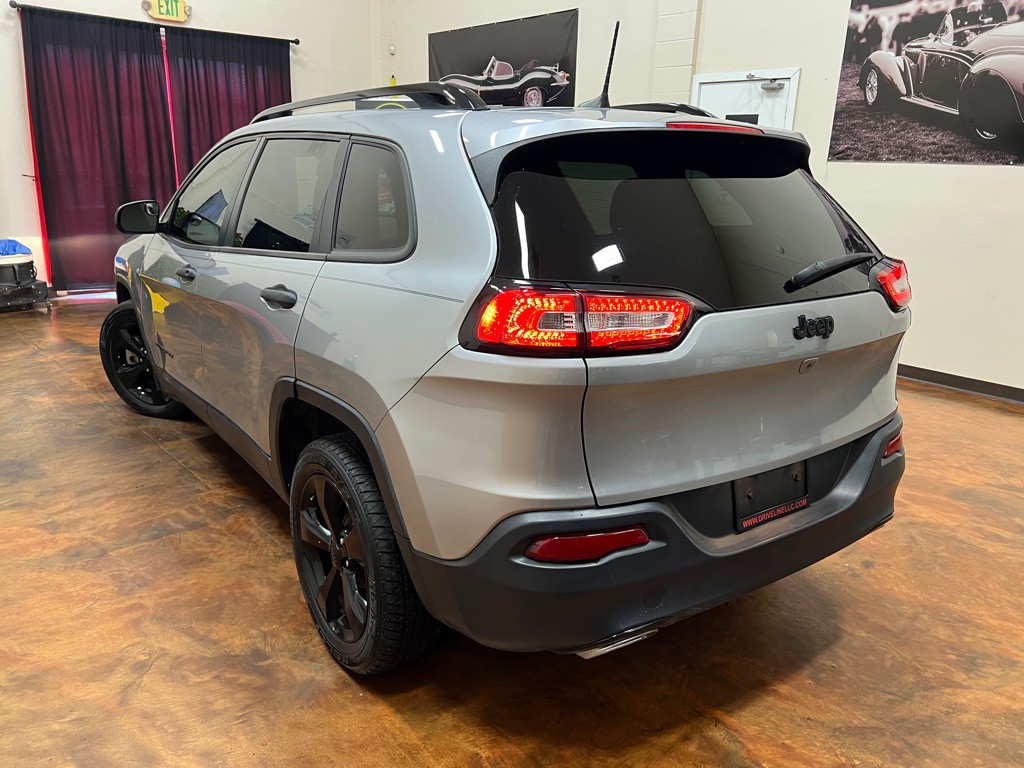 2016 Jeep Cherokee Image 2