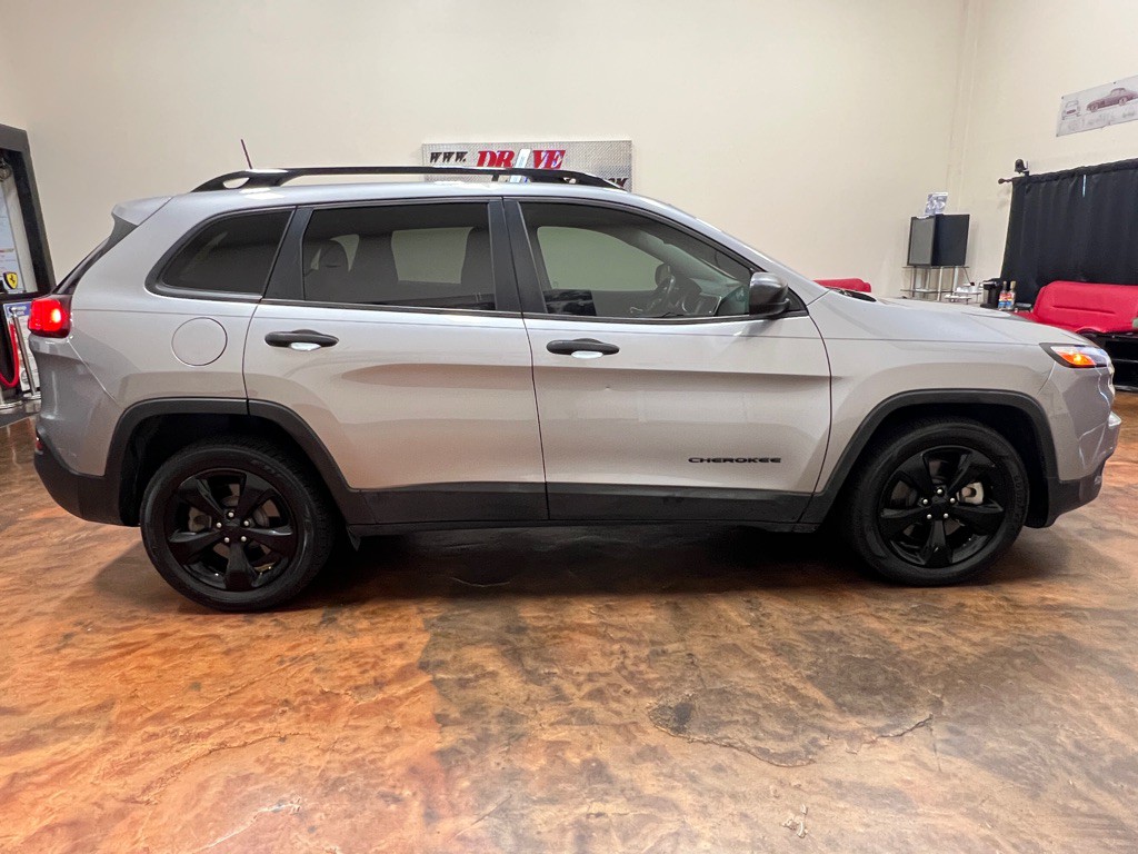 2016 Jeep Cherokee Image 10