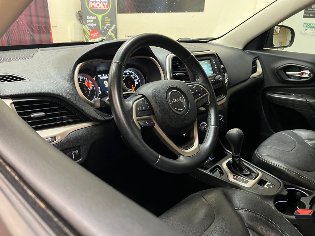 2016 Jeep Cherokee Image 13