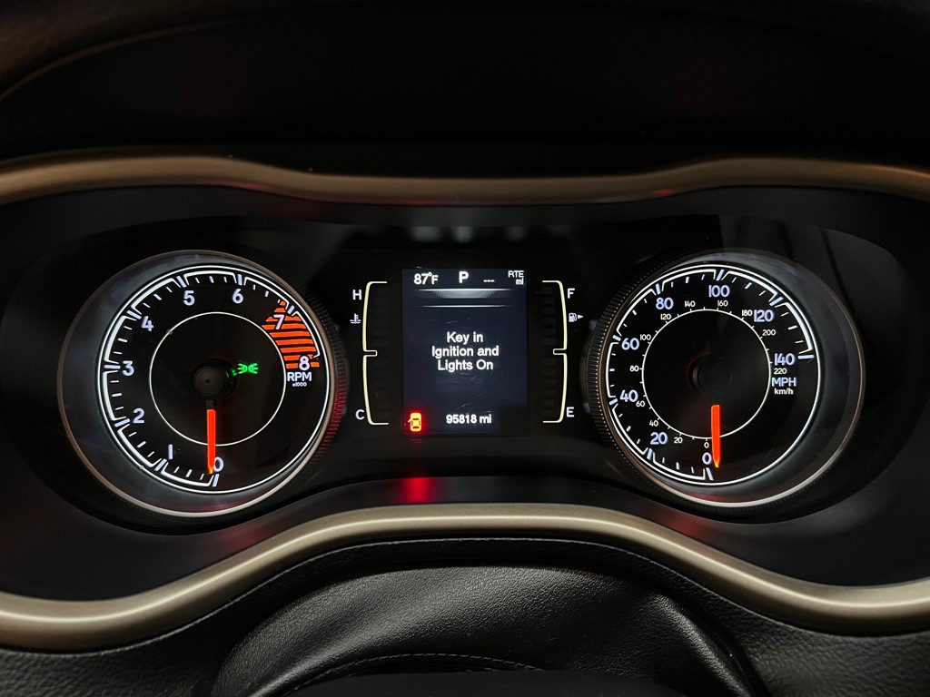 2016 Jeep Cherokee Image 16