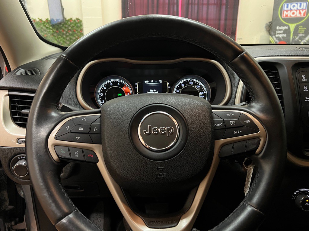 2016 Jeep Cherokee Image 18
