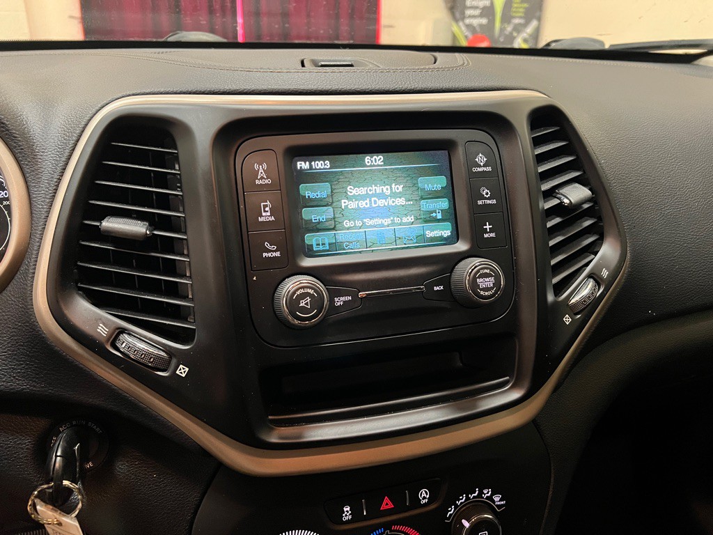 2016 Jeep Cherokee Image 23