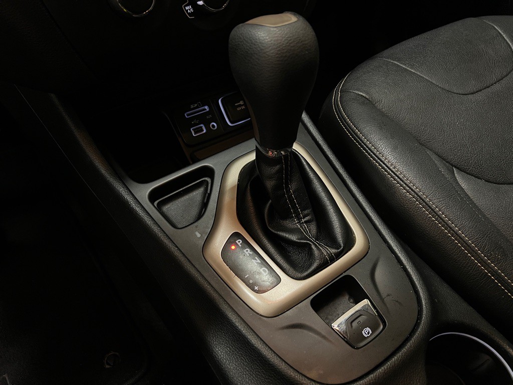 2016 Jeep Cherokee Image 25