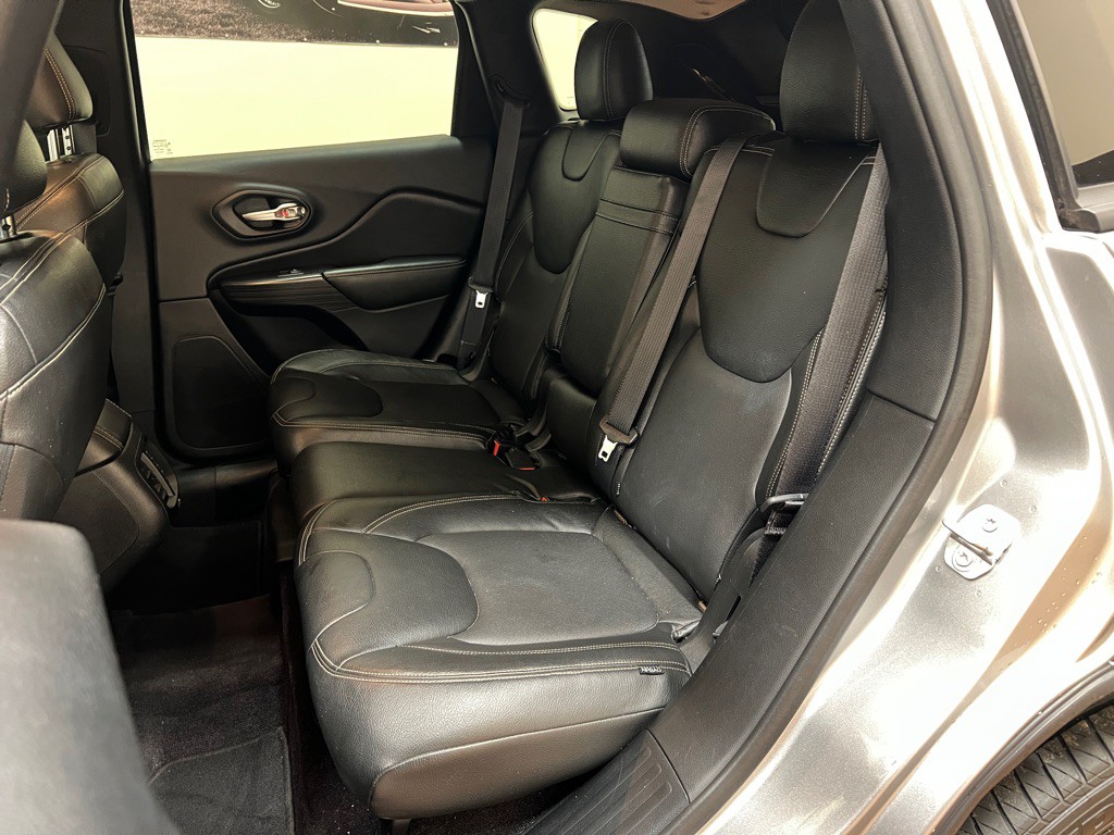 2016 Jeep Cherokee Image 30