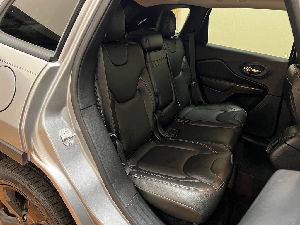 2016 Jeep Cherokee Image 31
