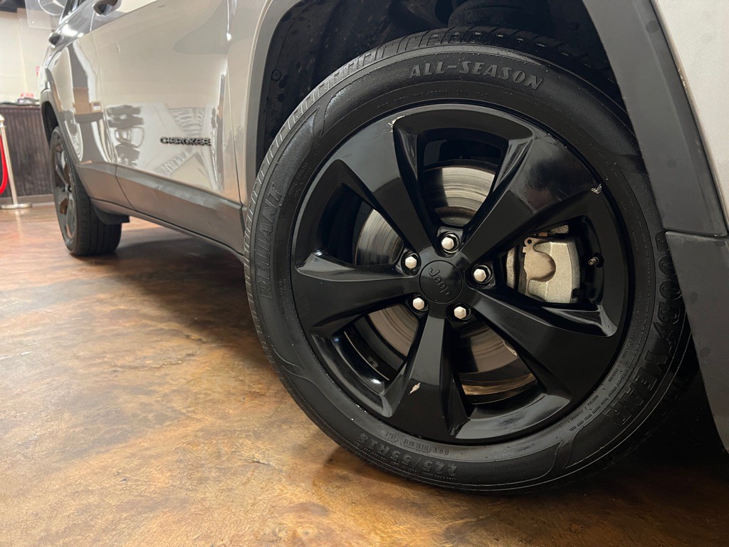 2016 Jeep Cherokee Image 38